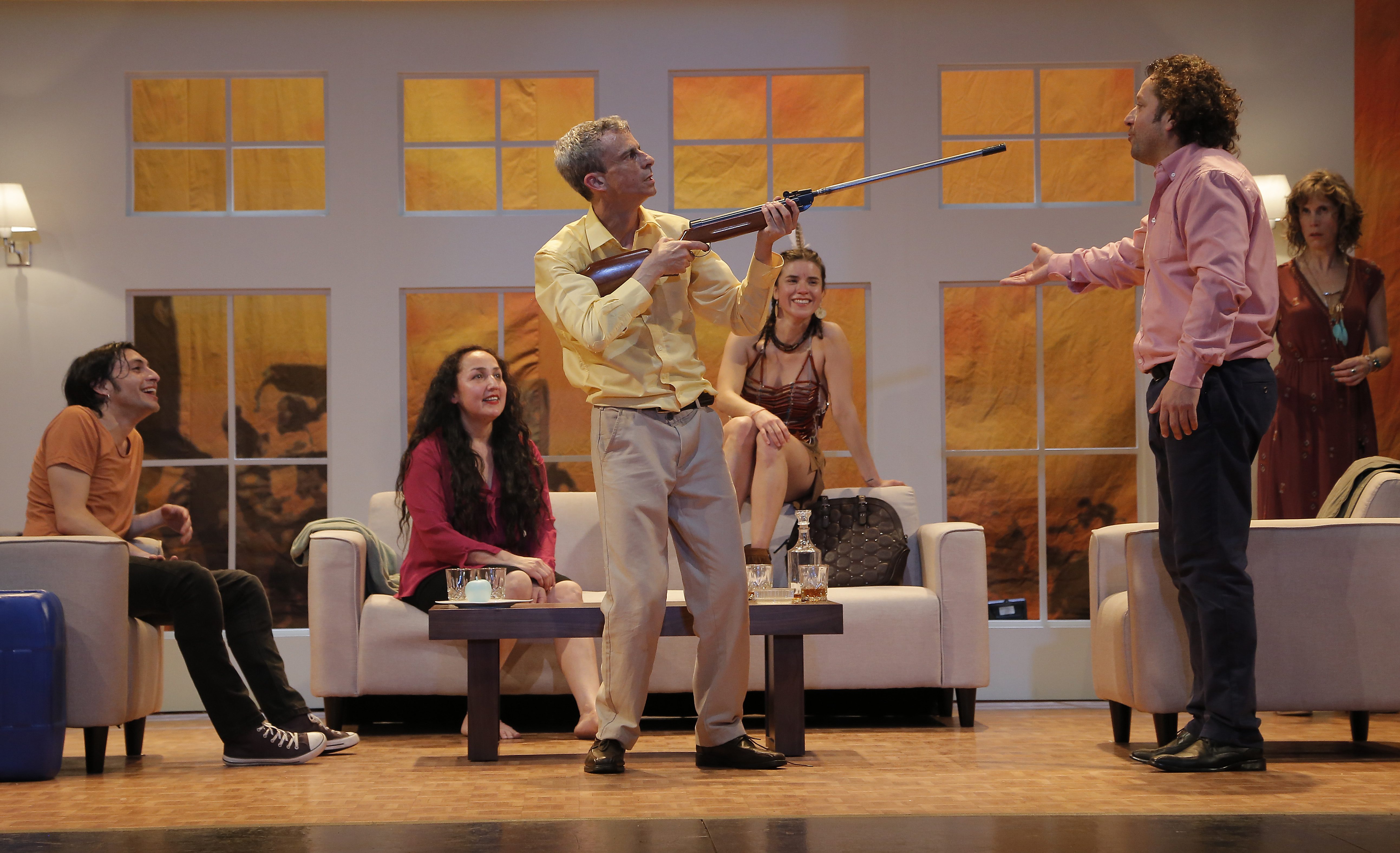 Sexo, delirio e invasión en una frenética Noche Mapuche